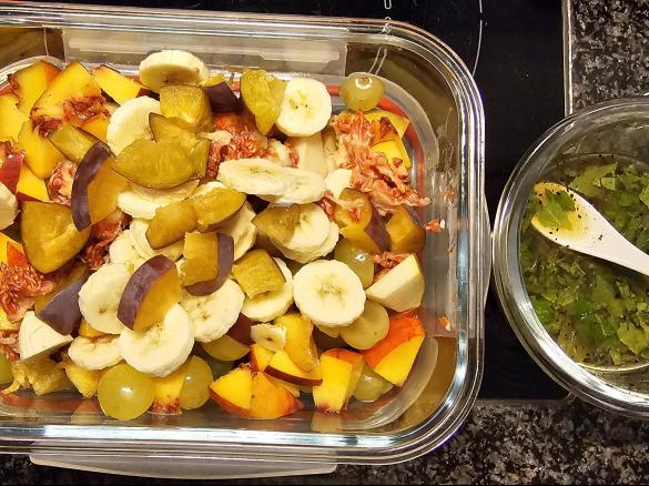 Obstsalat mit Limetten-Dressing