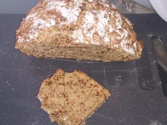 ZWIEBELKRUSTENBROT