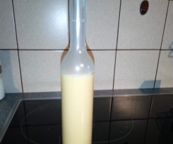 Eierlikör (aufwendig aber dafür umso leckerer) !