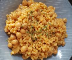 Pasta mit Kichererbsen-Sauce