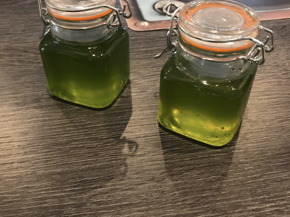 Sirup aus Zitronenmelisse und Pfefferminze