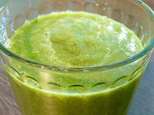 Grüner Smoothie mit Matcha