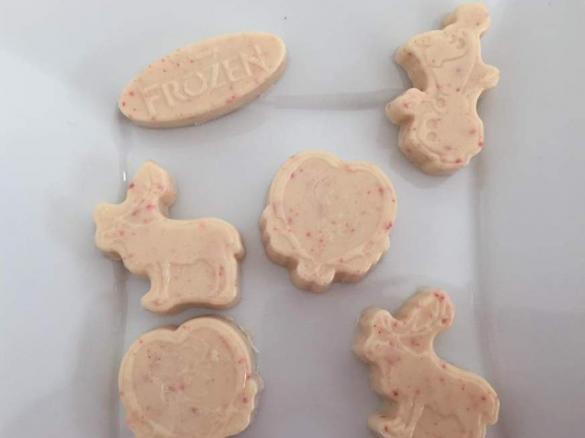 Frozen-Pralinen Weiße Erdbeer 