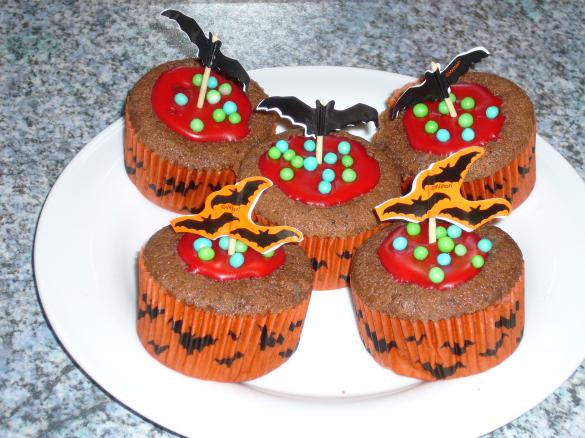 Variation von Rotweinkuchen vom Blech (Muffins)