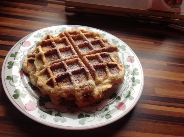 Hefe Waffeln süße Hagelzucker Waffeln