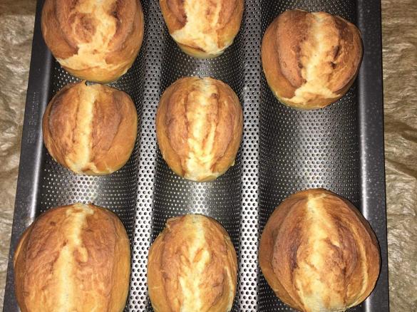 Leckere und knusprige Frühstücksbrötchen wie vom Bäcker