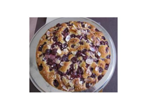 saftiger Kirschkuchen mit Mandelblättchen