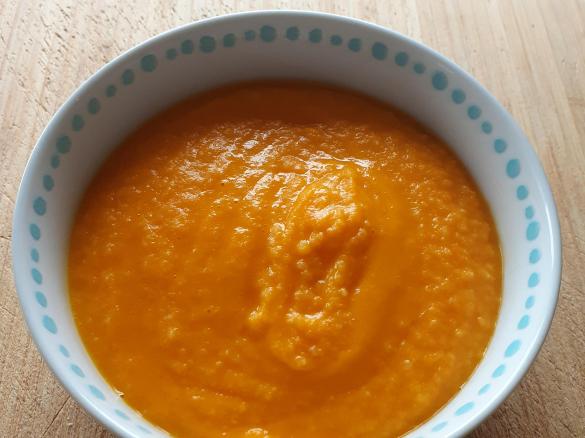 Karotten-Reis-Suppe mit Orangensaft