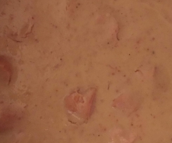 Kartoffelcremesuppe mit Würstchen