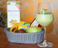 Avocado-Bananen-Smoothie mit Mandelmilch