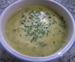 Wirsingsuppe mit Curry