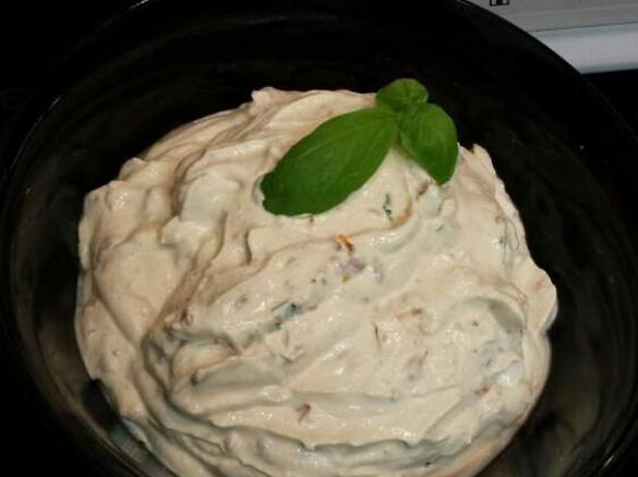 Tomate-Basilikum-Dip