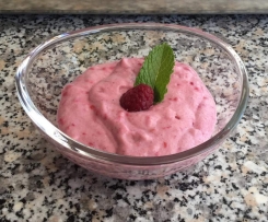 Griesbrei mit Himbeeren und Quark