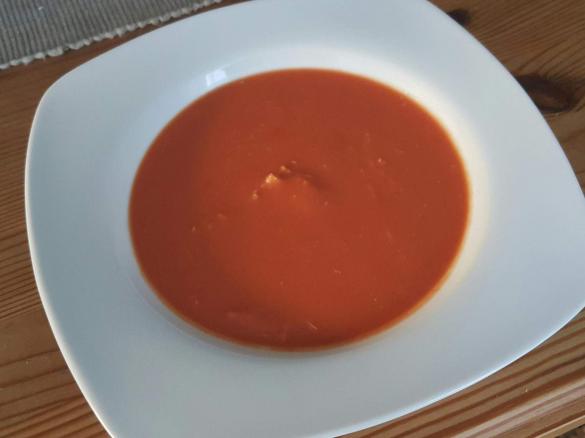 Chinesische Tomatensuppe mit Hähnchenfleisch