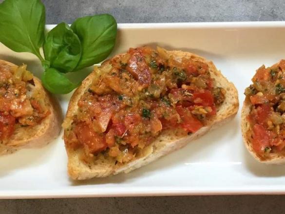 Variation von Bruschetta 