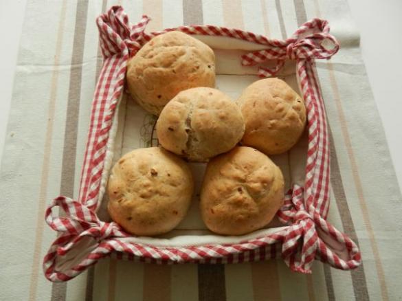 Chili-Zwiebel-Semmeln