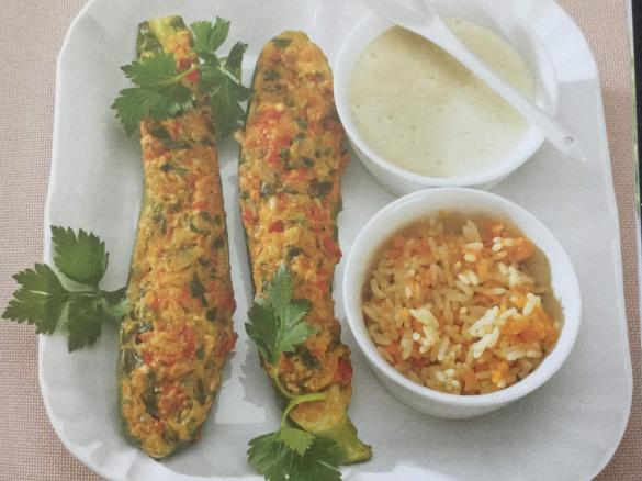 Zucchini mit Paprika-Hack-Füllung