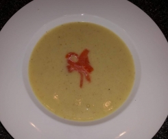 Kohlrabi-Kartoffel Suppe mit Lachs