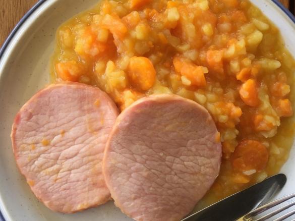 Möhreneintopf mit Kassler