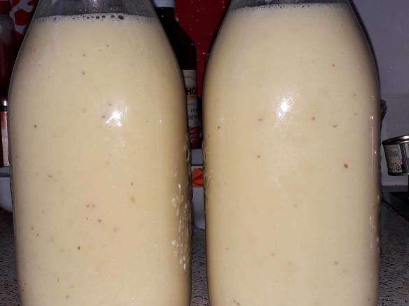 Variation Mamas Salatdressing auf Vorrat