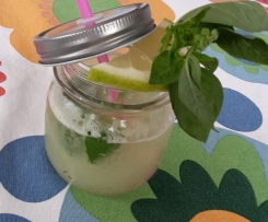 Zitronen-Gurken Limonade mit Basilikum