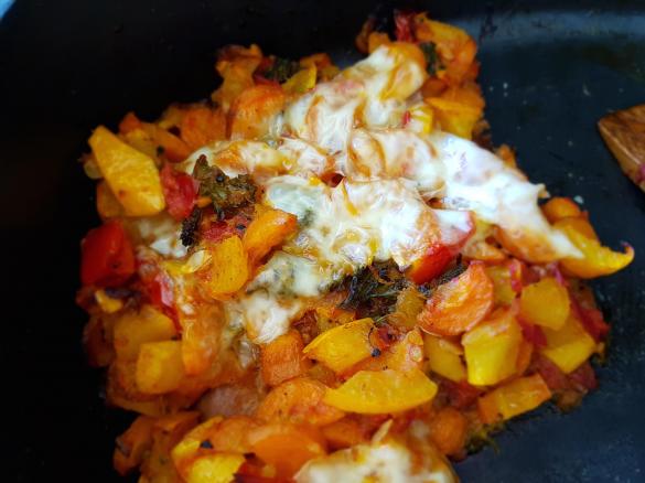 Gemüseauflauf mit Brot