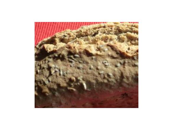 Schnelles Dinkelvollkornbrot mit Leinsamen und Sonnenblumenkernen