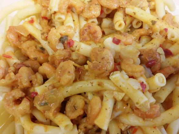 Bandnudeln mit scharfer Paprika-Garnelen_Sauce