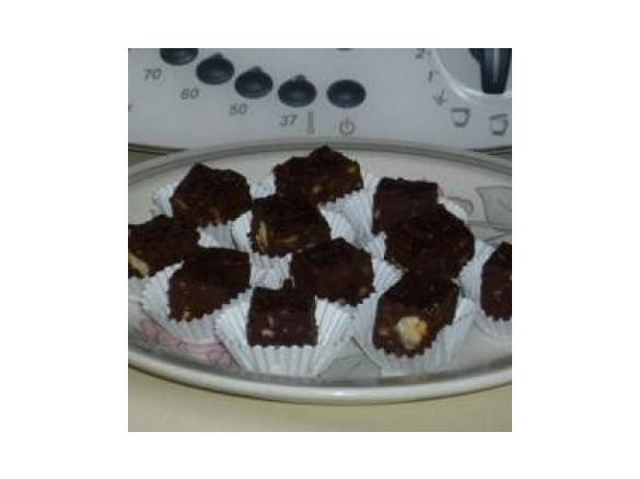 Schokoladen-Konfekt mit Trockenfrüchten und Nüssen nach Johann Lafer