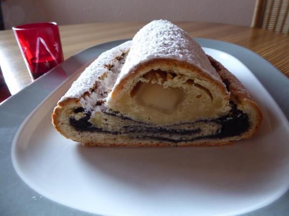 Mohn - Marzipan - Stollen