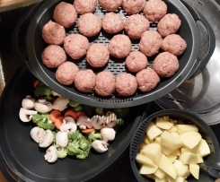 Klopse mit Gemüse Kartoffel oder reis...