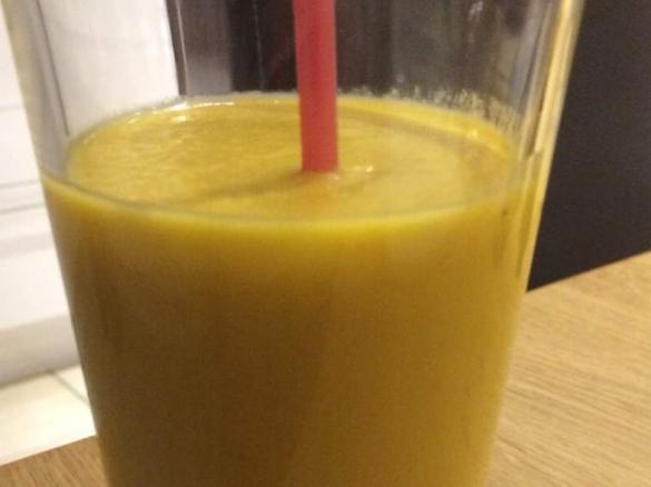 Power Smoothie mit Kokos