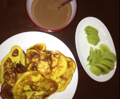Quarkpfannekuchen mit Schokosoße+Früchten