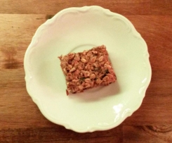 Müsliriegel mit Äpfeln Cranberries und Nüssen