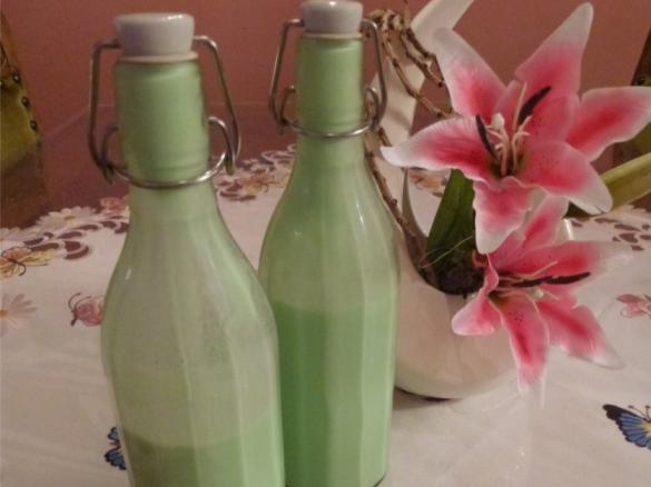 Grüne Waldfee (Waldmeister Likör)