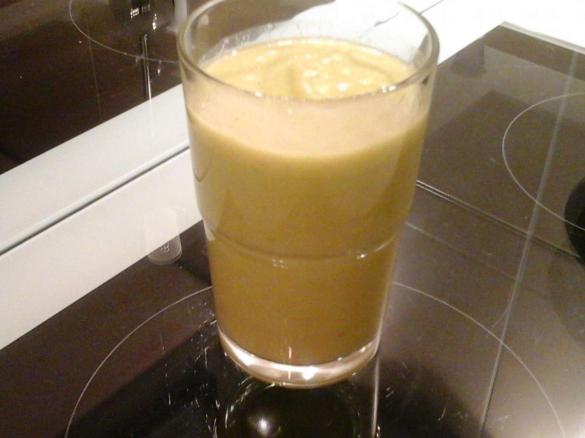 Cremiger gruener Smoothie