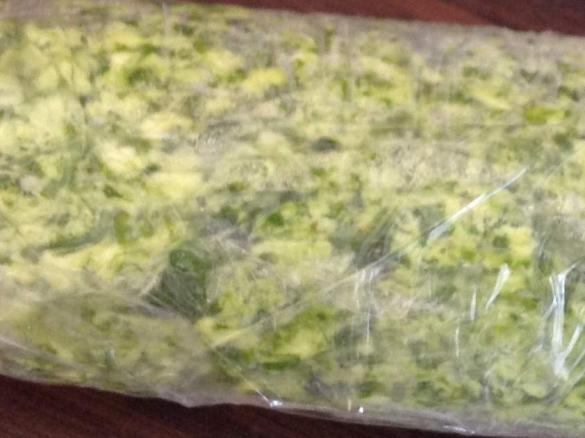 Kräuterbutter mit frischen Kräutern