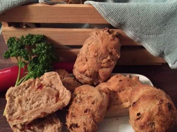 Landbrötchen "mediterran" (Variation Schweizer Bürli)