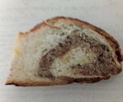 Variation Hefezopf mit Mandelfüllung