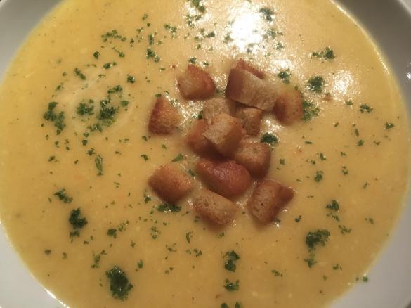 Allgäuer Kartoffelsuppe mit Bergkäse