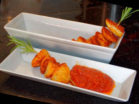 Tapas - Röstkartoffeln mit Tomaten-Chili-Dip
