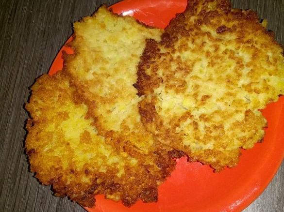 Variation von Kartoffelpuffer / Reibekuchen vom Blech