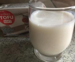 Milch aus Seiden-Tofu, vegan