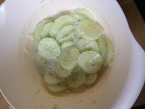 Dressing zu Blattsalat / Gurke