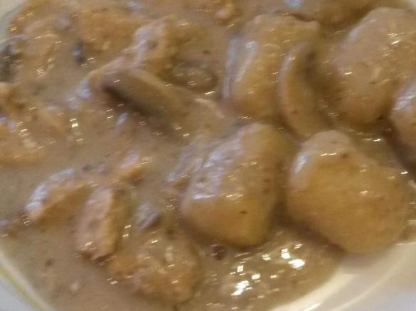 Putengeschnetzeltes in Champignonrahmsoße