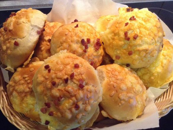 Käse / Speckbrötchen