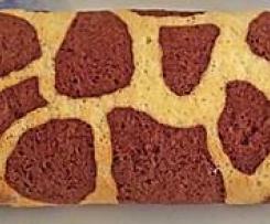 Biskuitrolle mit Erdbeerfüllung und Giraffenmuster