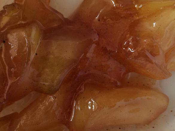 Karamellisierte Apfelstückchen - perfekt als i-Tüpfelchen zu Milchdesserts