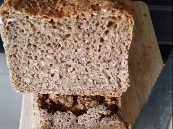 Roggen-Weizen-Brot mit Sauerteig und Balsamicoessig