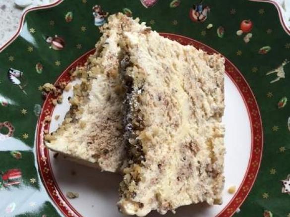 Baiser-Nuss-Schnitten